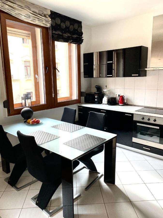 Budapest Heart By Gozsdu Apartment エクステリア 写真